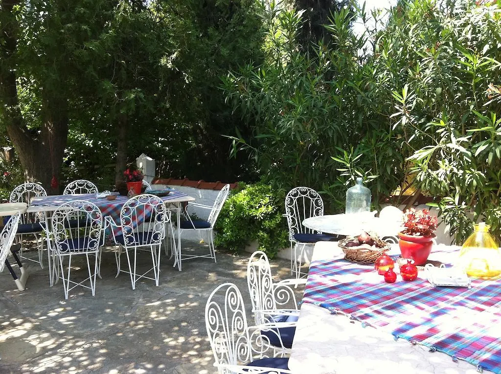 Bakkhos Guesthouse Kusadası Pensiune
