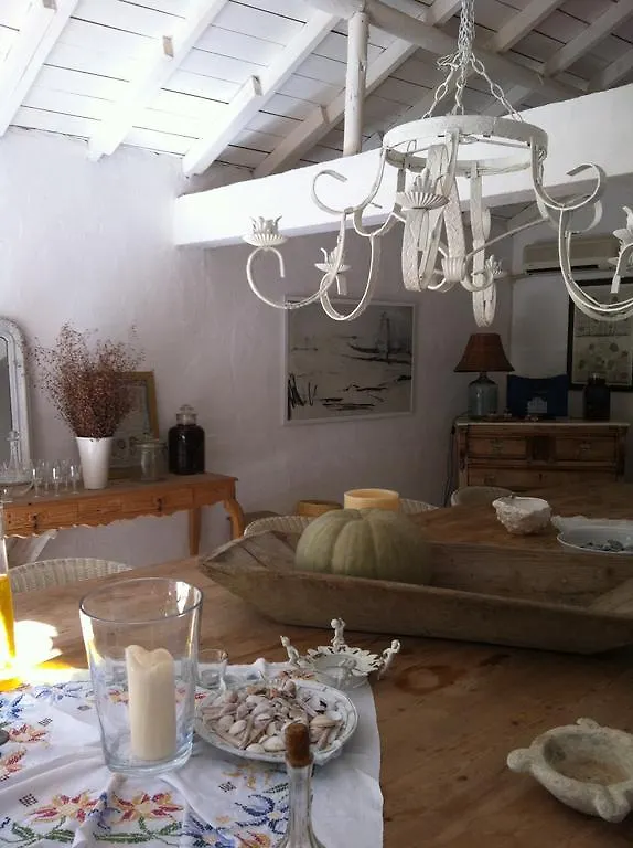 Bakkhos Guesthouse Kusadası 3*,