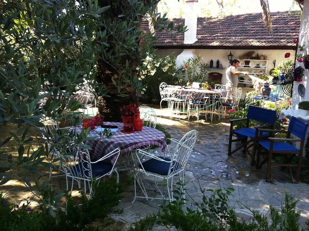 Bakkhos Guesthouse Kusadası Pensiune