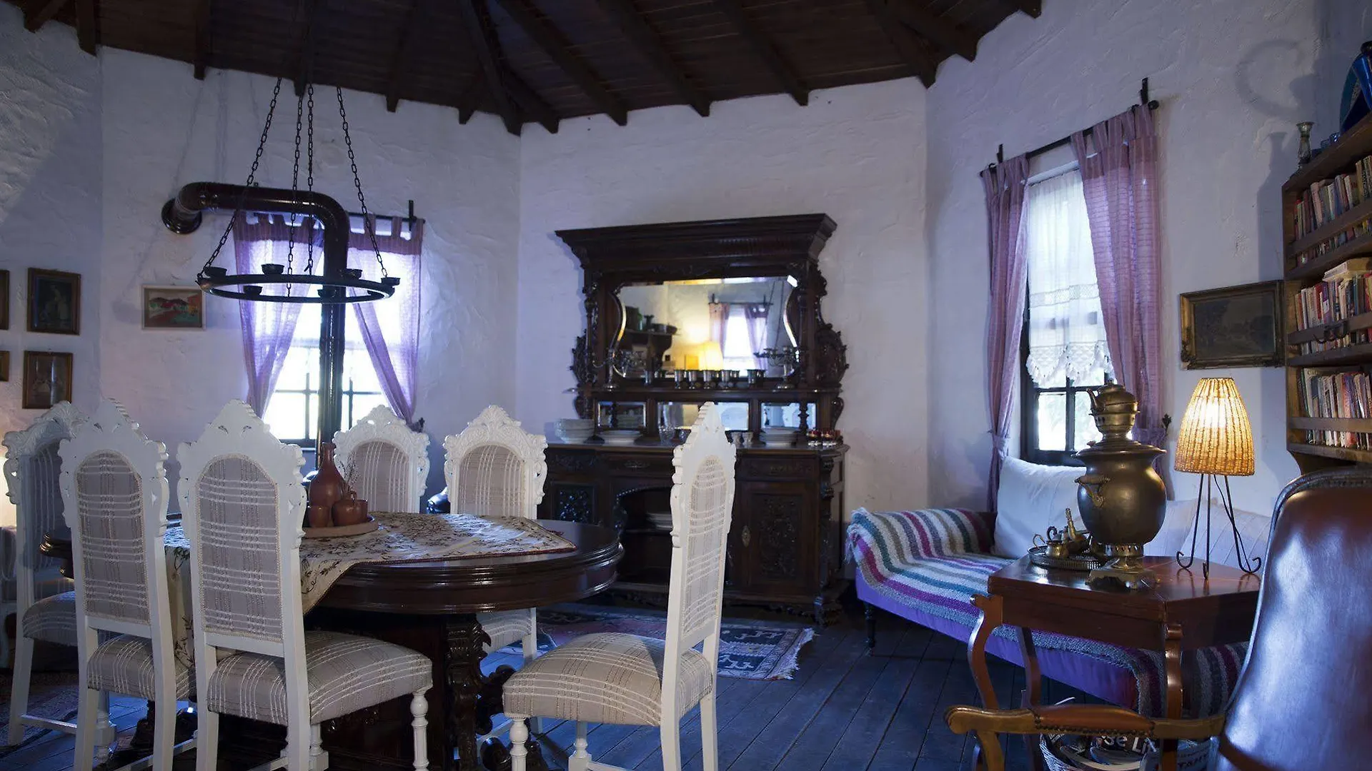 Bakkhos Guesthouse Kusadası Pensiune